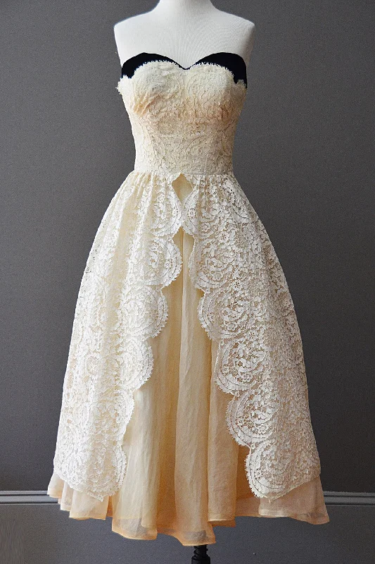 1950's Cream Lace Vintage Dress Strapless Wedding Gown