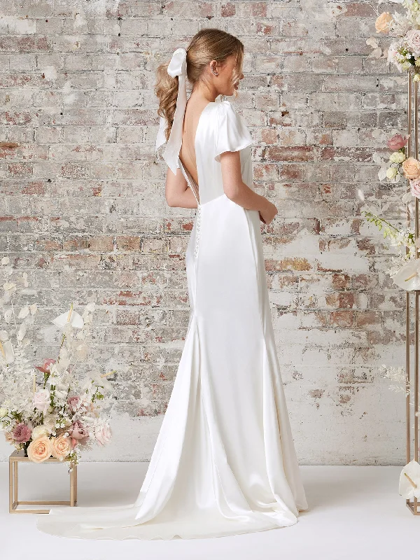 Ophelia Sleek Wedding Dress